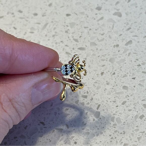 Adjustable Fashion Bee Ring - Picture 7 of 11